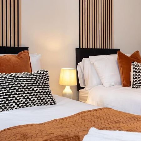 Railway House - Central Warrington - Sleeps 6 Exterior foto